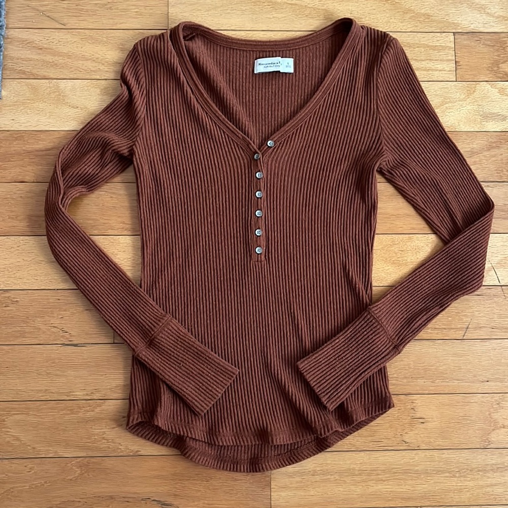 Abercrombie ribbed Henley size small